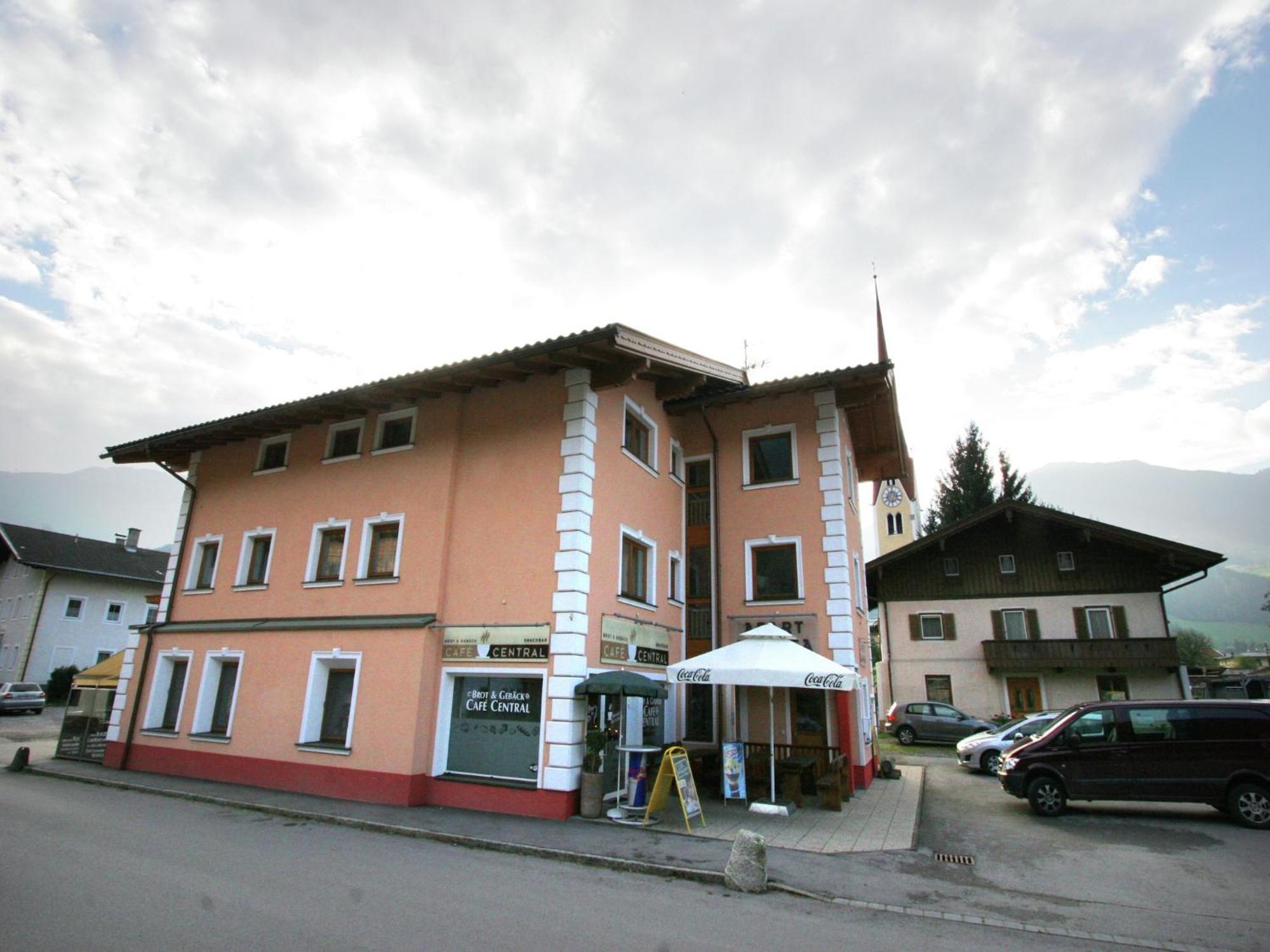 Spacious Apartment In Uderns Near Ski Area Zewnętrze zdjęcie