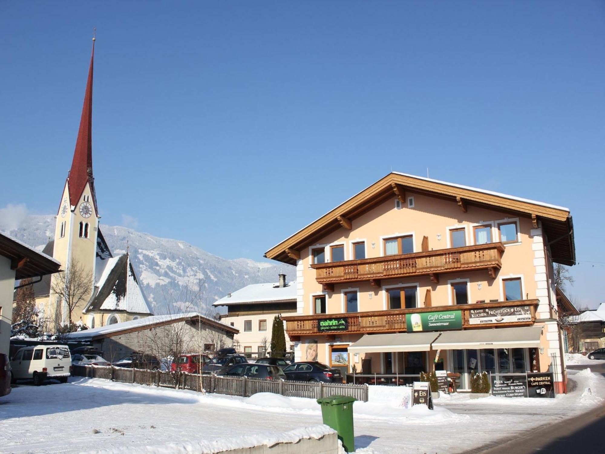 Spacious Apartment In Uderns Near Ski Area Zewnętrze zdjęcie